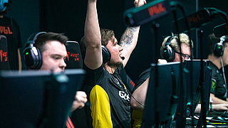 Natus Vincere Advances to Round of 12 in ESL Pro League S17