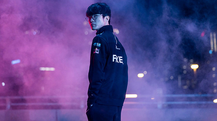 LoL Fans Outraged as Faker’s Hall of Legends Trophy Arrives Damaged: ‘Disrespectful and Embarrassing’